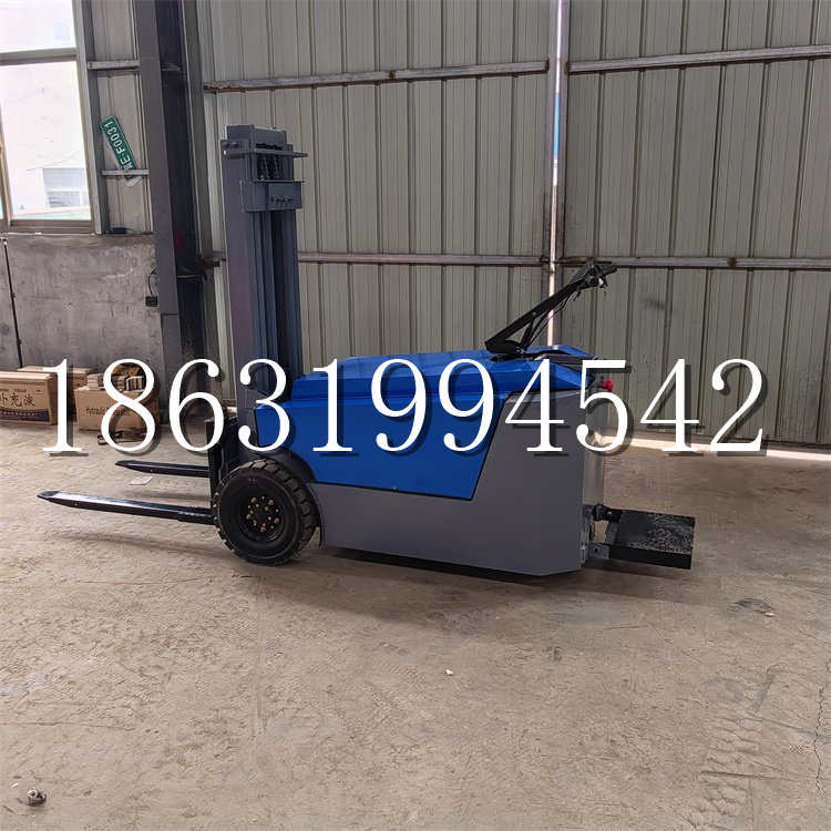 通榆县全电动叉车插腿式堆高车液压装卸车1.5吨升高小型站驾式铲车